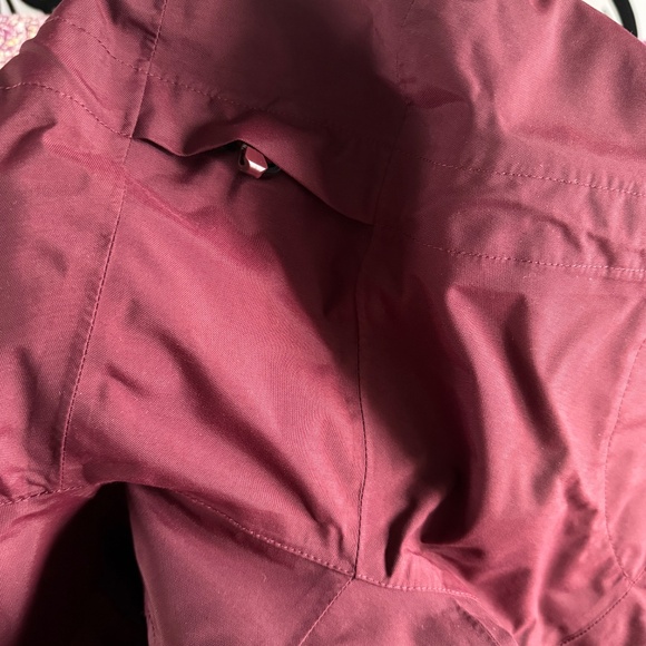 The North Face Women's Small Maroon Winter Jacket, ski or snowboard ready - Picture 13 of 16